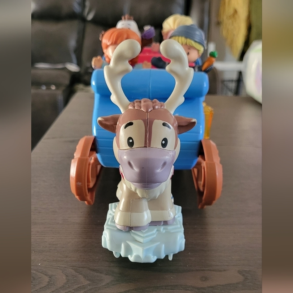 Frozen little people sled and figurines